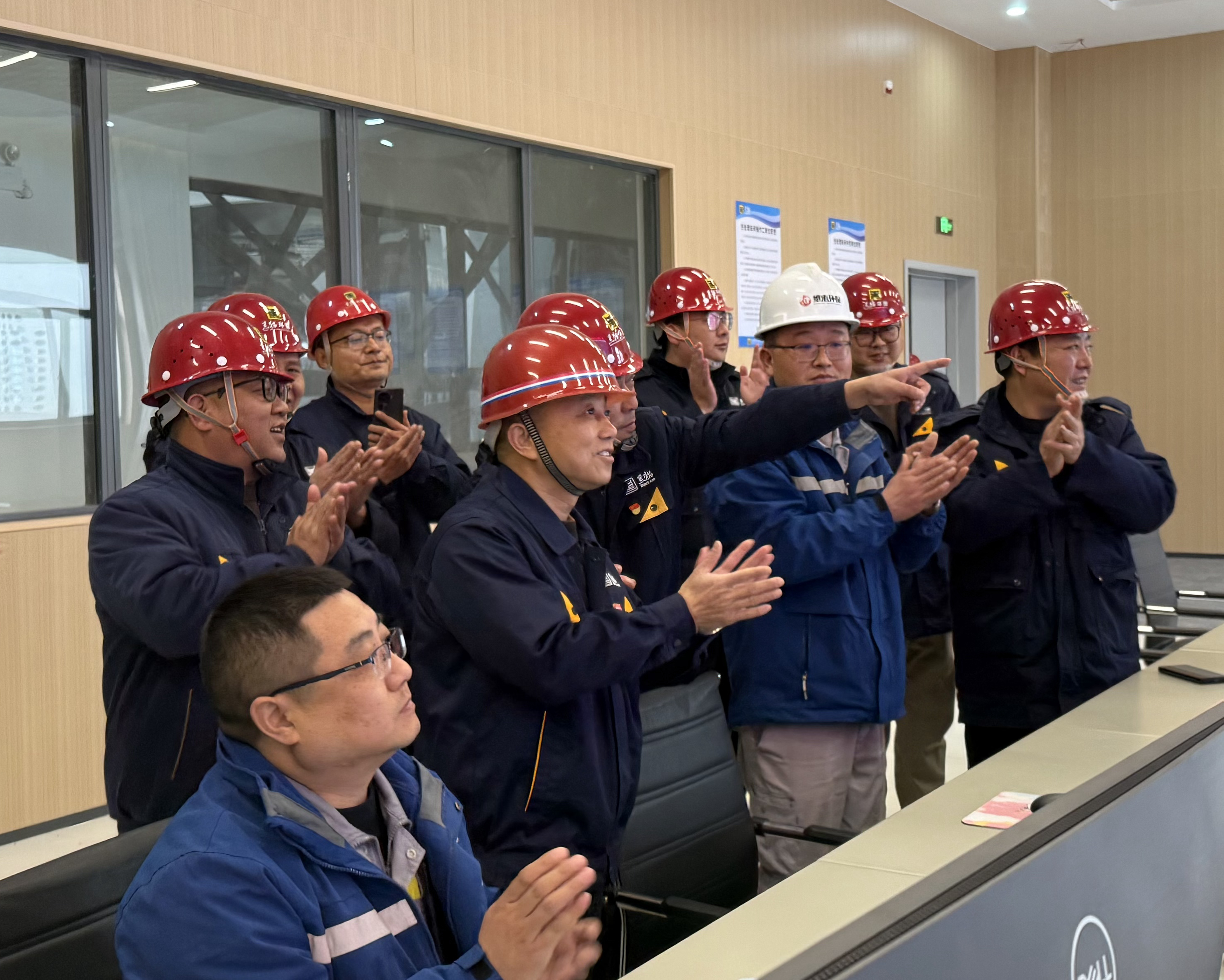 ͼ2 ʢ��ϲ�����ֳ�.jpg